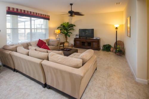 Joanne's West Haven Villa - Five Bedroom Home