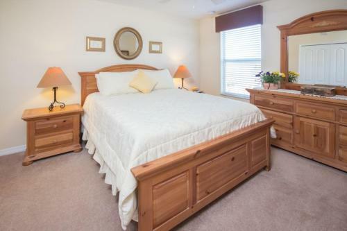 Joanne's West Haven Villa - Five Bedroom Home