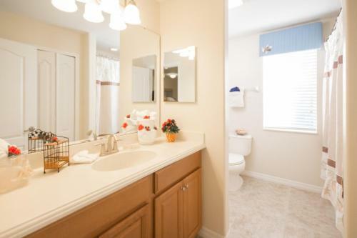 Joanne's West Haven Villa - Five Bedroom Home