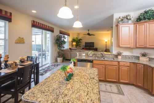 Joanne's West Haven Villa - Five Bedroom Home