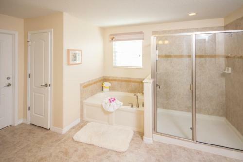 Joanne's West Haven Villa - Five Bedroom Home