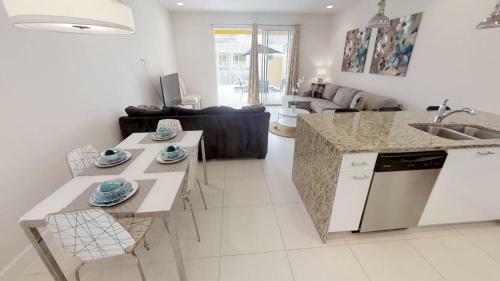 Aco Family - 3 Bd With Pool (1712)