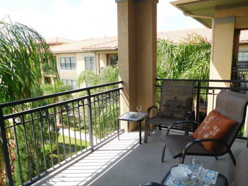 Charo Apartment # 904-537