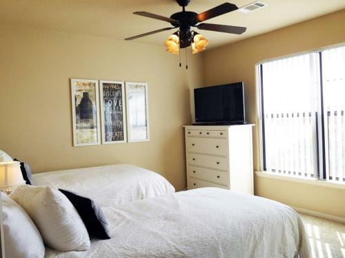 Charo Apartment # 904-537