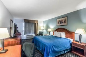 Hotel Quality Inn & Suites
