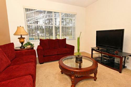 Oxford 684 Apartment