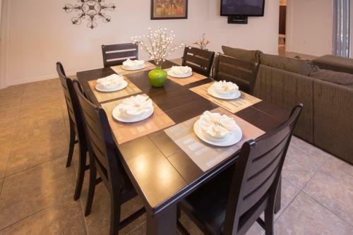 Robert's Cypress Pointe Villa - Five Bedroom Home