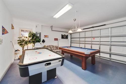 Oak Headquarters 116