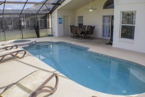 Mickey Magic Retreat - Four Bedroom Home