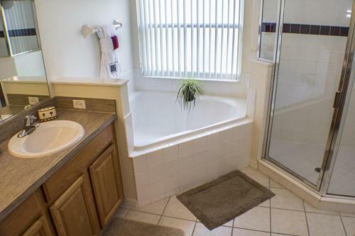 Mickey Magic Retreat - Four Bedroom Home