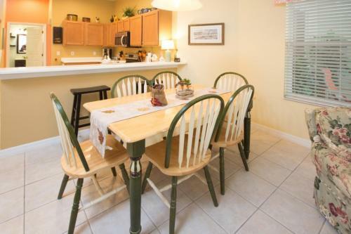 Lyn's Highlands Reserve Villa - Five Bedroom Home