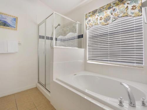 Villa Kensington Drive Unit 24