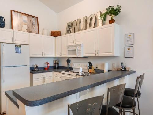 Villa Kensington Drive Unit 24
