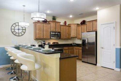 Champions Gate - Eight Bedroom Villa - Cg012
