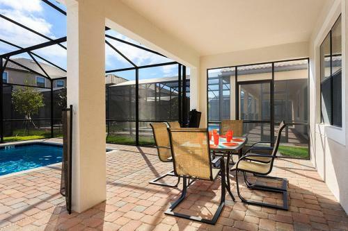 Champions Gate - Eight Bedroom Villa - Cg015