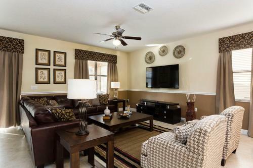 Champions Gate - Eight Bedroom Villa - Cg017