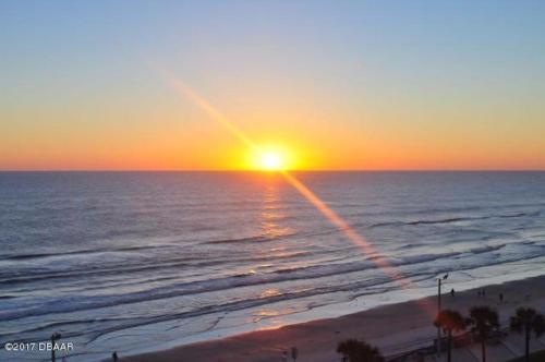Ocean Walk 2br 2120