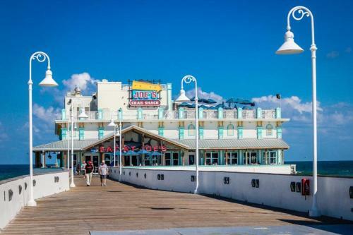 Ocean Walk Resort 1807 - 1 Br