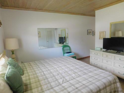 Apartamento The Grove Beach Condominiums