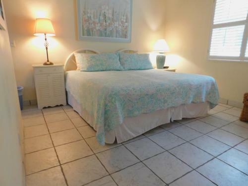 Apartamento The Grove Beach Condominiums