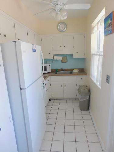 Apartamento The Grove Beach Condominiums
