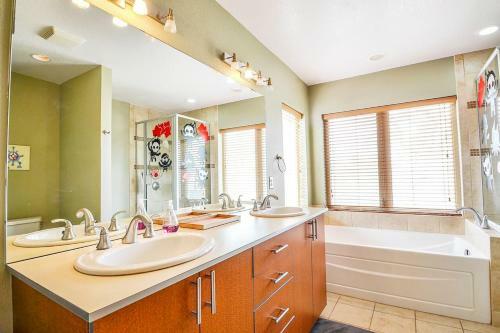 Uticia 3br Holiday Home