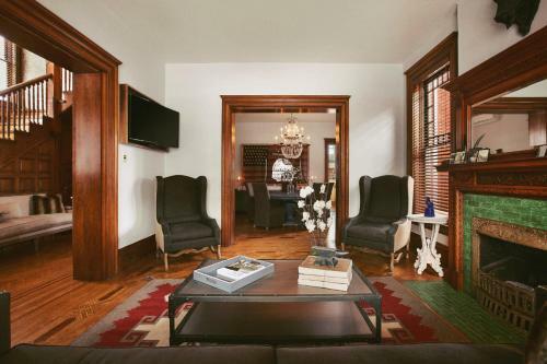 Henry Lee House