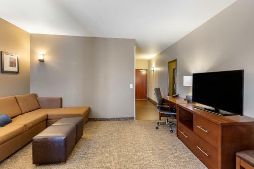Hotel Comfort Suites Near Denver Downtown