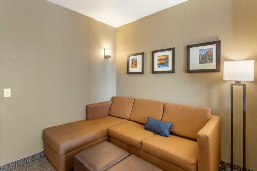 Hotel Comfort Suites Near Denver Downtown