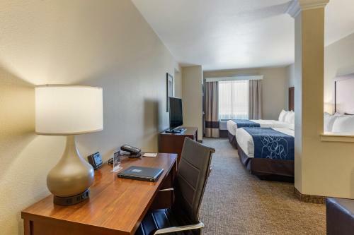 Hotel Comfort Suites Near Denver Downtown