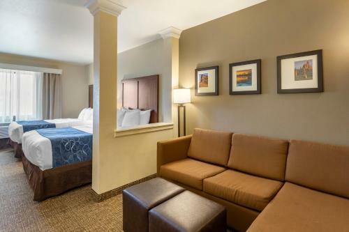 Hotel Comfort Suites Near Denver Downtown