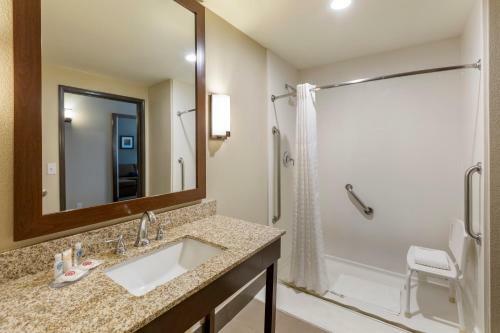 Hotel Comfort Suites Near Denver Downtown