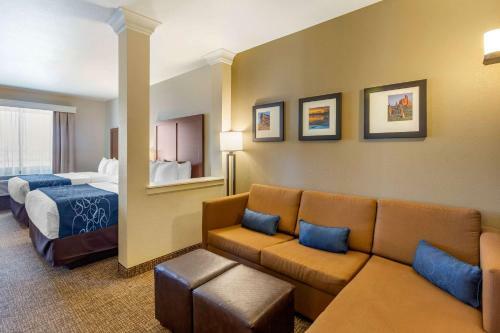 Hotel Comfort Suites Near Denver Downtown