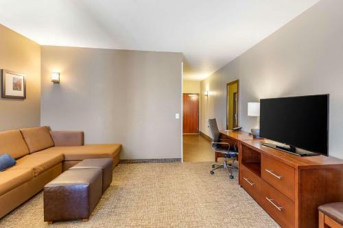 Hotel Comfort Suites Near Denver Downtown