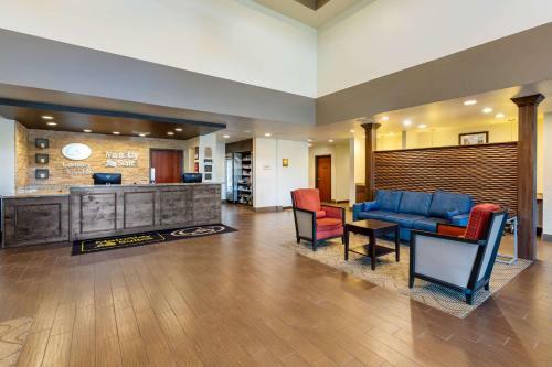 Hotel Comfort Suites Near Denver Downtown