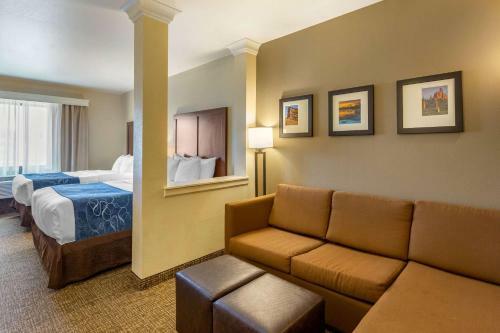 Hotel Comfort Suites Near Denver Downtown