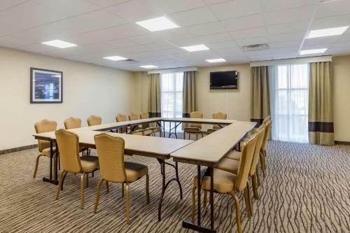 Hotel Comfort Suites Near Denver Downtown