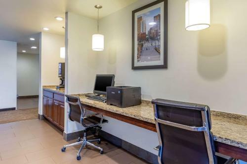 Hotel Comfort Suites Near Denver Downtown