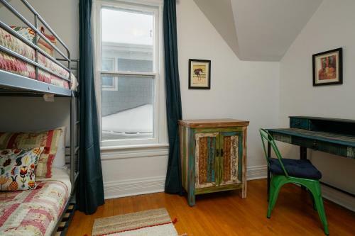 1741 Emerson St Home