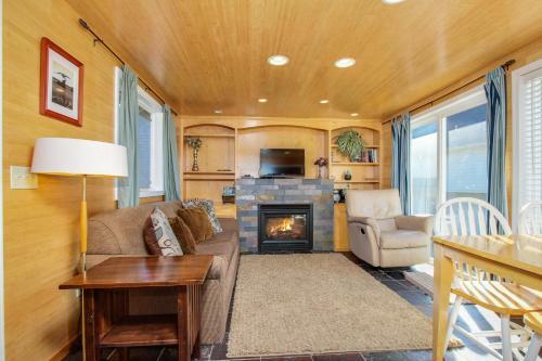 Pirate Cove Cottage 1