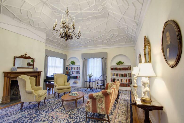 Hotel Roger Smith