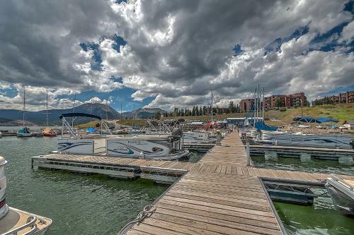 Apartamento 200 W Buffalo Apts