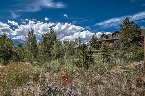 Apartamento 200 W Buffalo Apts