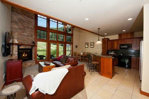 Elkpoint - Unit 13 Townhouse