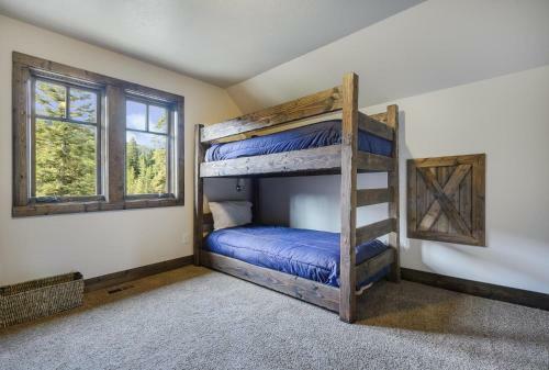 Clearwater Chalet At Tamarack Resort