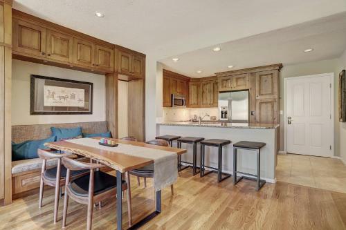 Apartamento 2br Gorgeous & Updated Condo Arrowhead Condo
