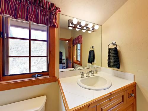 167 Club Cottage Dr Home