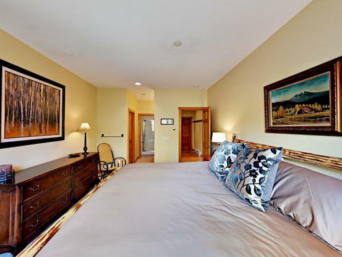 167 Club Cottage Dr Home