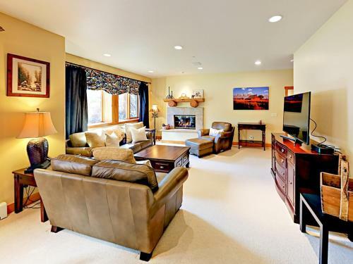 167 Club Cottage Dr Home