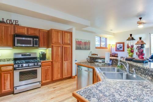 Edwards Riverside Retreat
